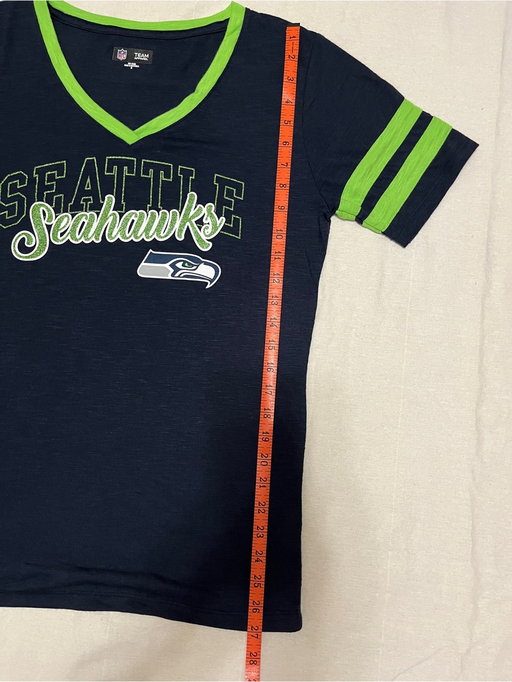 NFL Team Apparel Seattle Seahawks Women’s V-Neck Tee Blue & GreenGlittery Medium - Picture 7 of 8